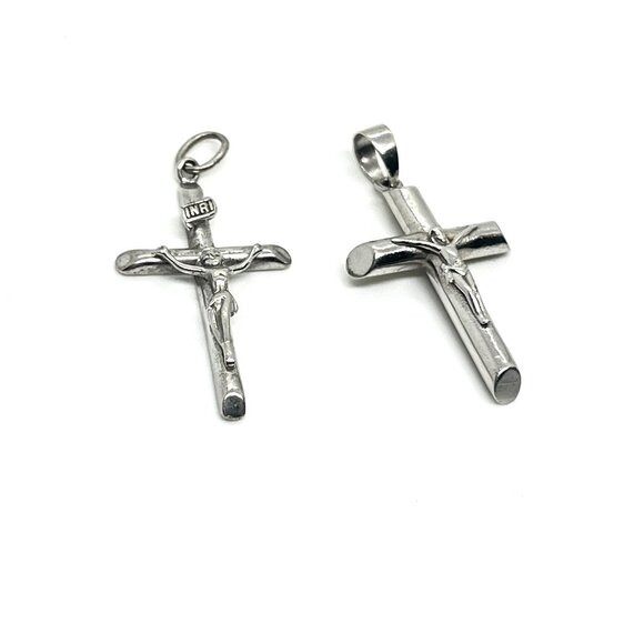 SET OF 2 STERLING SILVER 925 CRUCIFIX CROSS PENDANTS VINTAGE RELIGIOUS CATHOLIC - Picture 1 of 11